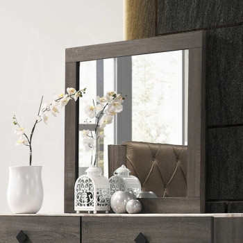 27674 Avantika Mirror