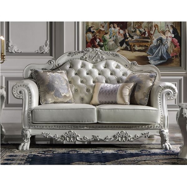 LV01689 Dresden Loveseat W/3 Pillows