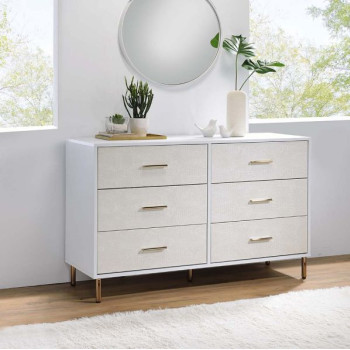 AC00960 Myles Dresser