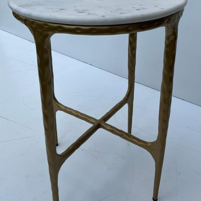 930081 SIDE TABLE