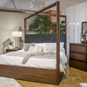 B857B8-5PC 5PC SETS Dilenno King Upholstered Panel Bed