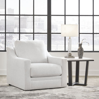 4820220 Maitelynn Chair