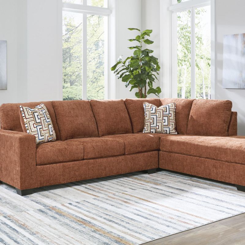 24304S2 Aviemore 2-Piece Sectional with Chaise