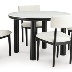 D429-15-02(4) 5PC SETS Xandrum Dining Table + 4 Chair