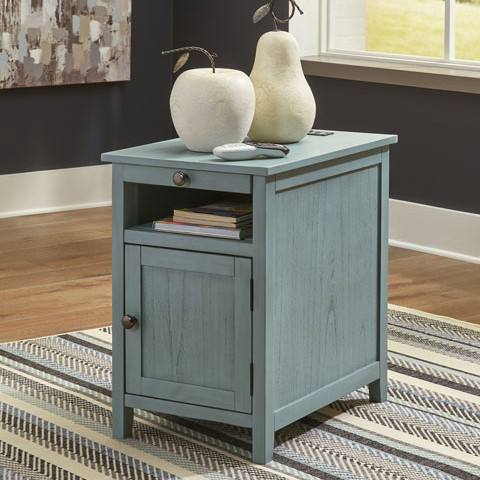 T300-717 Treytown Chairside End Table