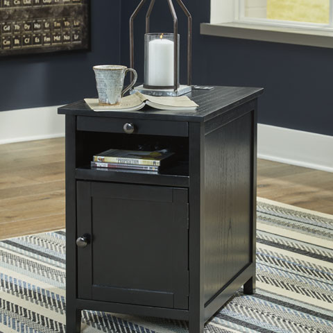 T300-617 Treytown Chairside End Table