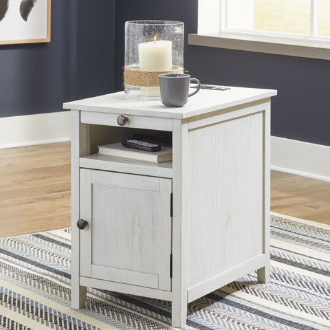 T300-517 Treytown Chairside End Table