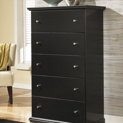 B138-46 Maribel Chest of Drawers