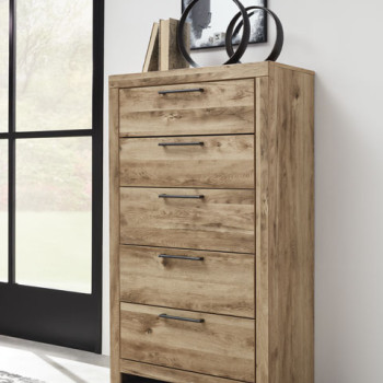 B1050-46 Hyanna Chest of Drawers