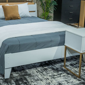 EB1867B3 Socalle Queen Panel Platform Bed