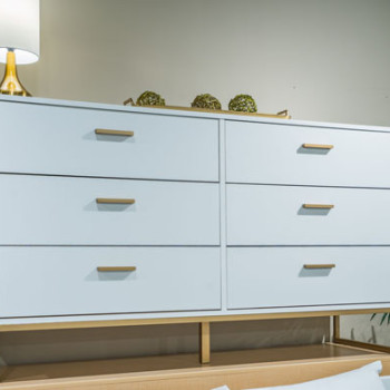 EB1867-231 Socalle Dresser