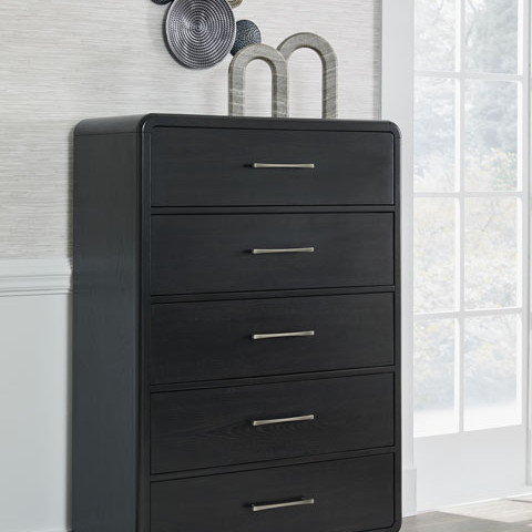 B821-46 Rowanbeck Chest of Drawers