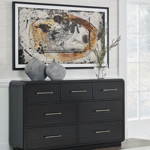 B821-31 Rowanbeck Dresser