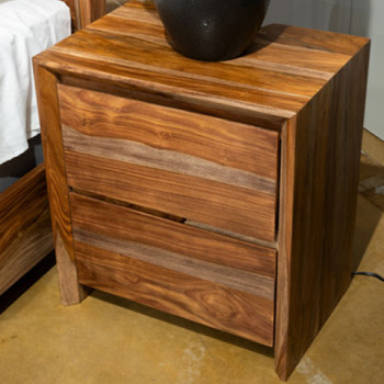 B790-92 Dressonni Nightstand