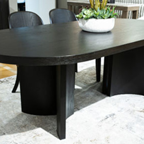 D821-25 Rowanbeck Dining Table