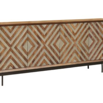 A4000577 Dreggan Accent Cabinet