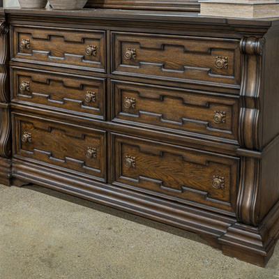 B947-31 Maylee Dresser