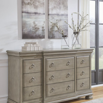 B924-31 Lexorne Dresser