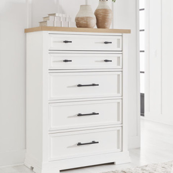 B844-46 Ashbryn Chest of Drawers