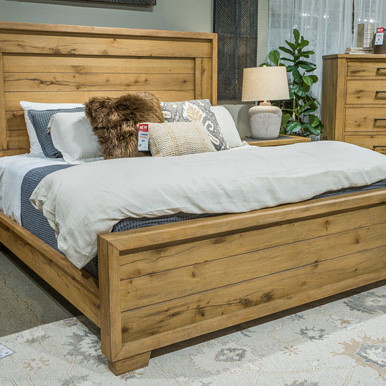 B841-57-54 Galliden Queen Panel Bed