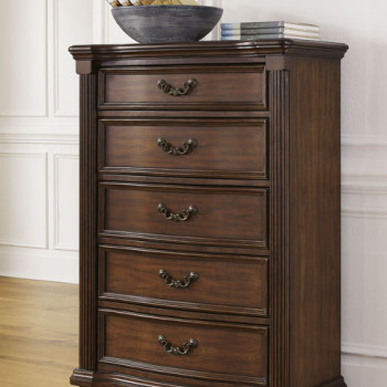 B764-46 Lavinton Chest of Drawers