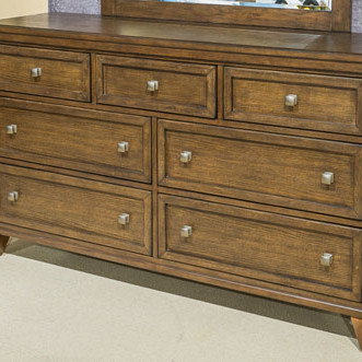 B625-31 Shawbeck Dresser