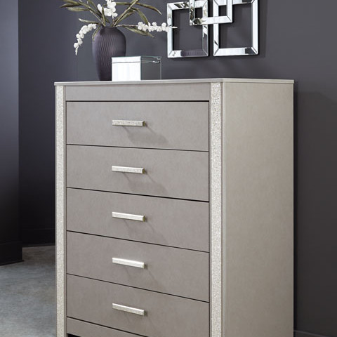 B1145-345 Surancha Chest of Drawers