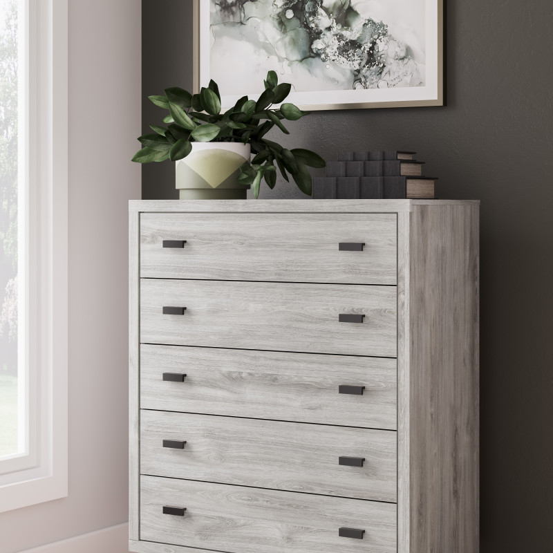 B1036-345 Vessalli Chest of Drawers