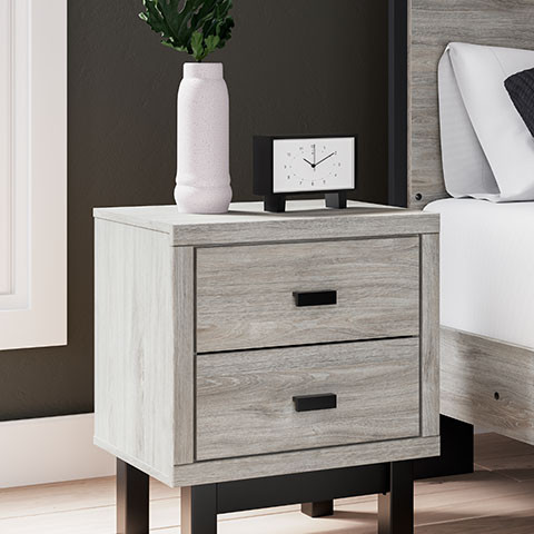 B1036-92 Vessalli Nightstand