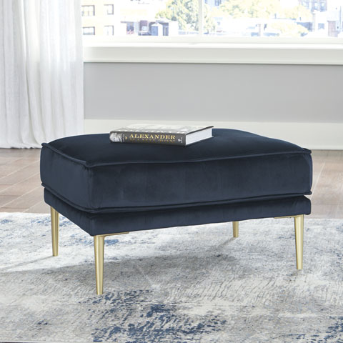 8900814 Macleary Ottoman