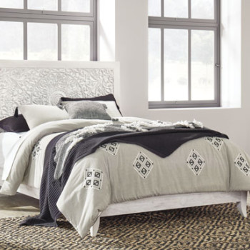 B181 Paxberry Queen Panel Bed