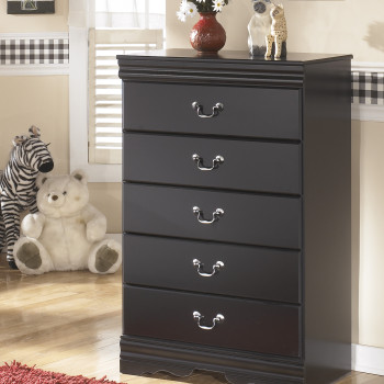 B128-46 Huey Vineyard Chest of Drawers