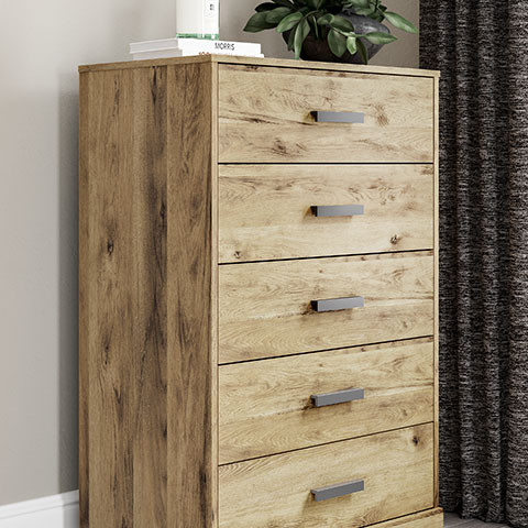 EB2712-245 Larstin Chest of Drawers