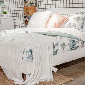 EB1024-164-112 Aprilyn Full Bookcase Platform Bed