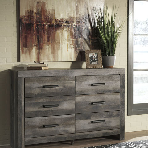 B440-31 Wynnlow Dresser