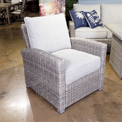 P439-820 NAPLES BEACH Lounge Chair with Cushion