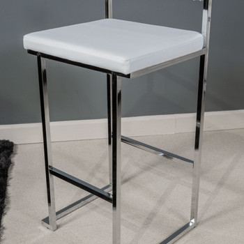 D275-730 Madanere Bar Height Bar Stool