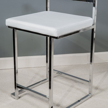 D275-724 Madanere Counter Height Bar Stool