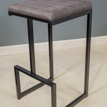 D109-130 Strumford Bar Height Bar Stool