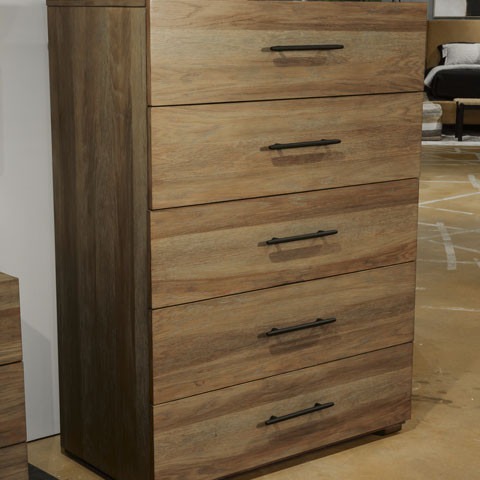 B783-46 Dakmore Chest of Drawers