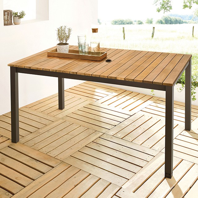 GM-2004 MACKAY PATIO DINING TABLE