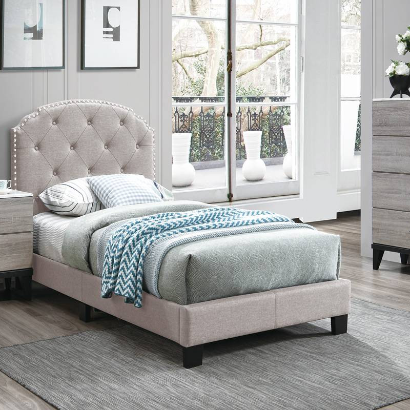 F9574Q Queen Bed