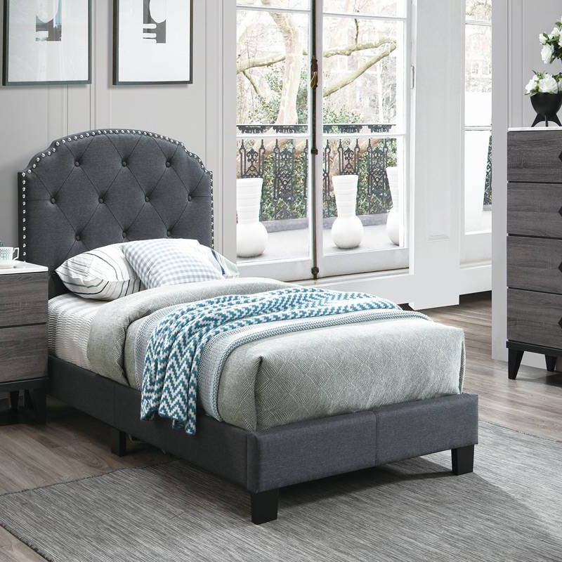 F9572Q Queen Bed