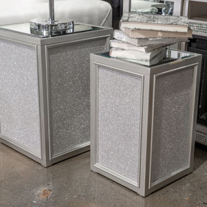 T957-16 Traleena Nesting End Table (Set of 2)