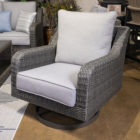 P518-821 Elite Park Swivel Lounge w/ Cushion