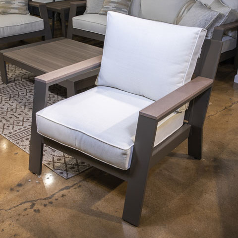 P514-820 Tropicava Lounge Chair w/Cushion