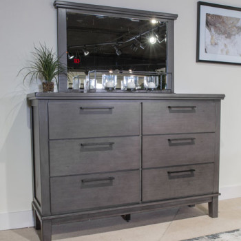 B649-31 Hallanden Dresser