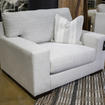 52003 Maggie Chair and a Half