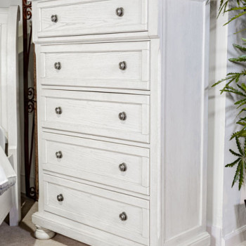 B742 Robbinsdale Five Drawer Chest