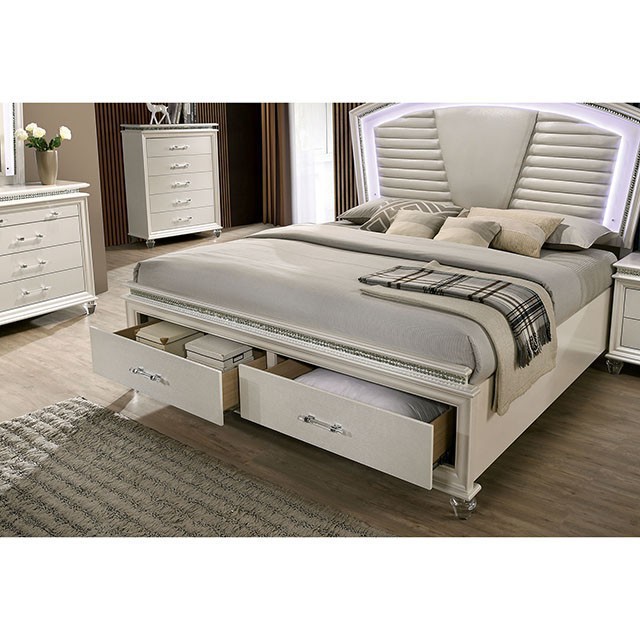 CM7899EK MADDIE E.King Bed